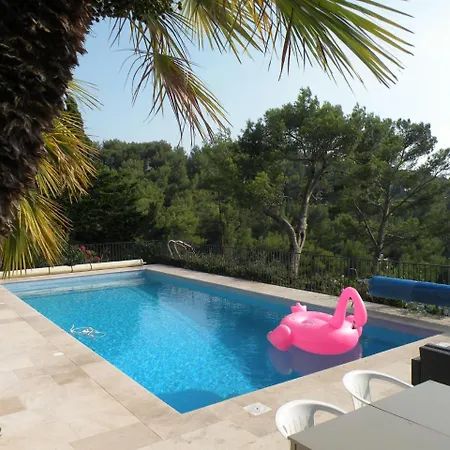 Location Vue Sur Mer Avec Piscine - Mesomax Carqueiranne