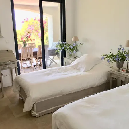 Location Vue Sur Mer Avec Piscine - Mesomax Carqueiranne
