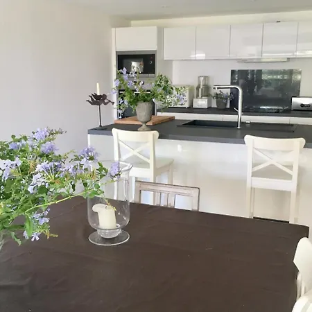 Location Vue Sur Mer Avec Piscine - Mesomax Ferienhaus